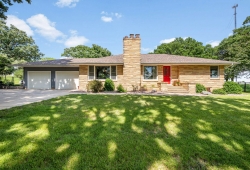 11990 380th Avenue, Blue Earth, MN 56013